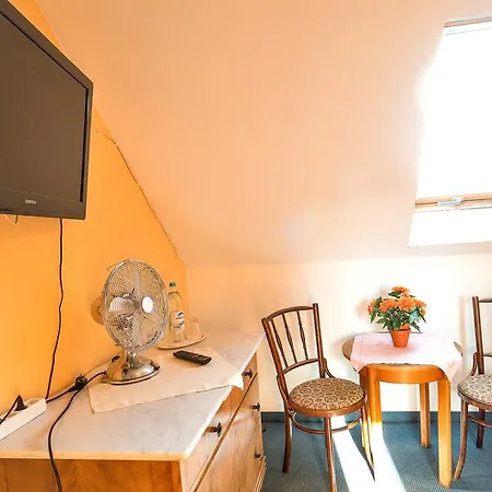 Zum Lieben Augustin Szálloda